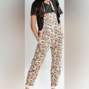 Piper and Scoot Floral Overalls Size Large